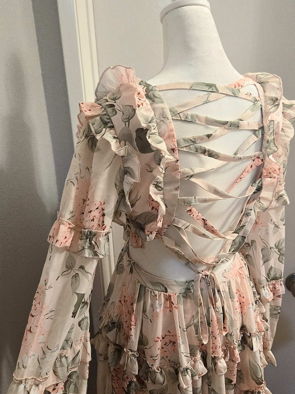 Romantic Blush Pink Floral Cutout Ruffle Mini Dress With Open Back Tide Size M - Picture 6 of 9